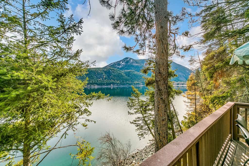 Lakefront vacation rentals in Oregon: Wallowa Lake