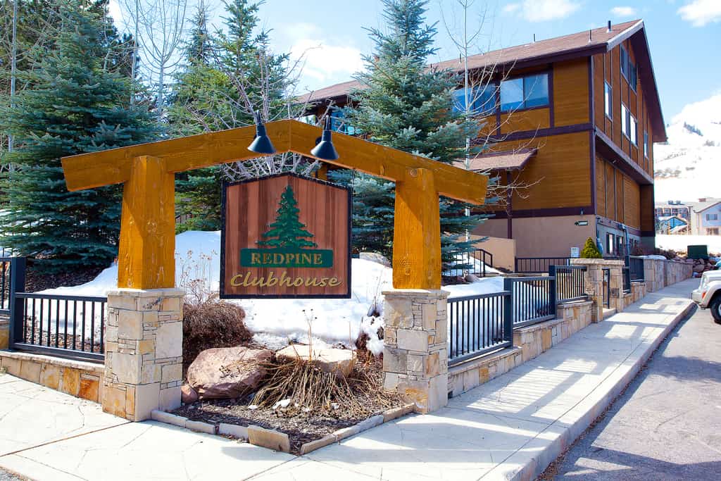 Exterior shot of Red Pine Clubhouse condo rentals in Park City, Utah.