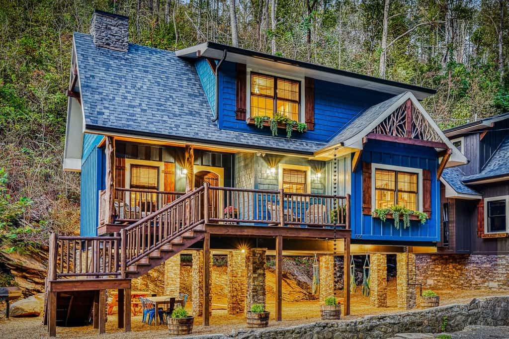 adorable blue cabin in gatlinburg, tn