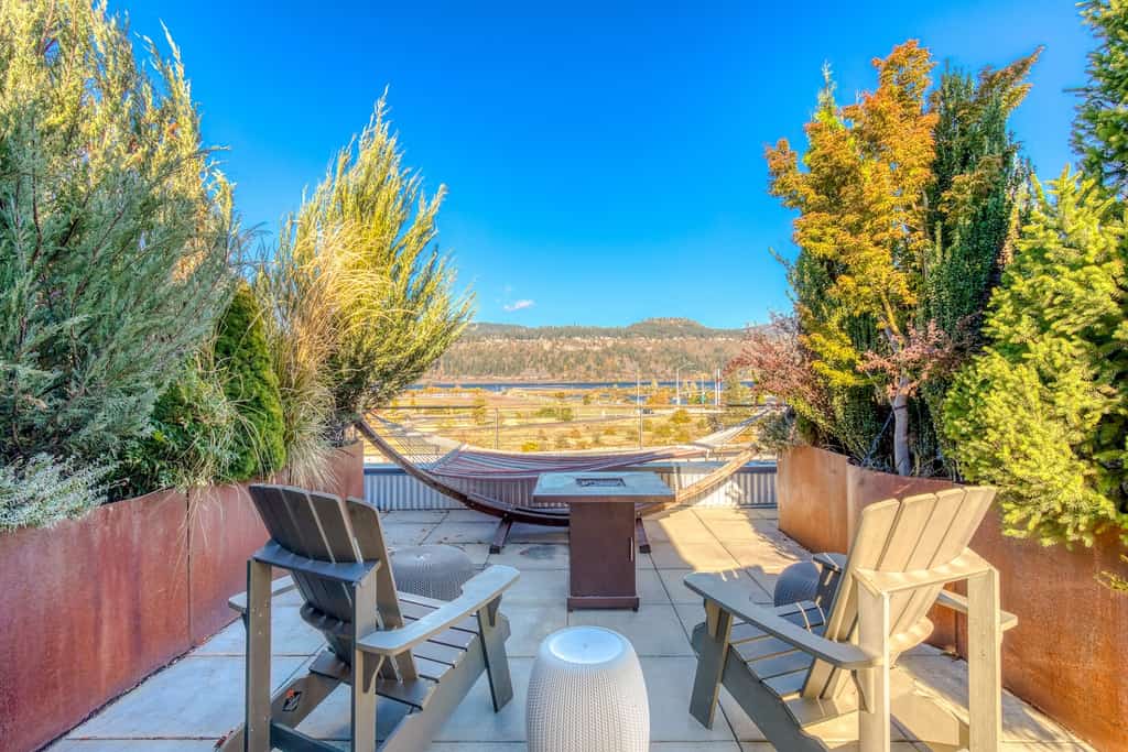 The back area with a hammock overlooking the Gorge at a Hood River rental.