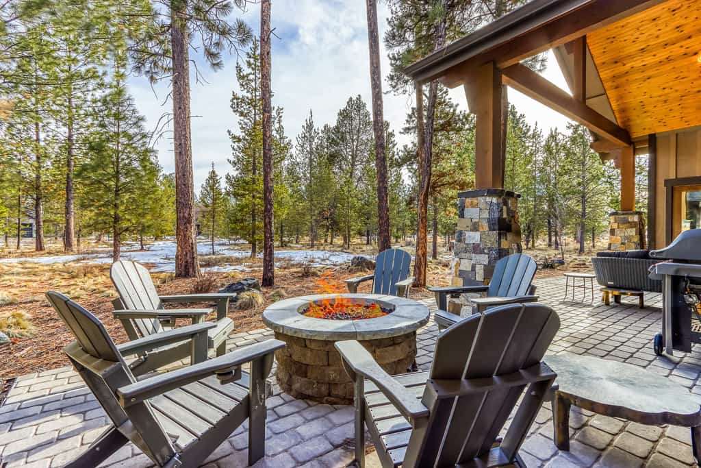 firepit in sunriver