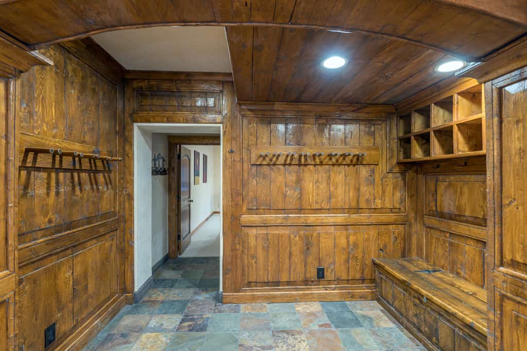 vacation rental with large ski storage room