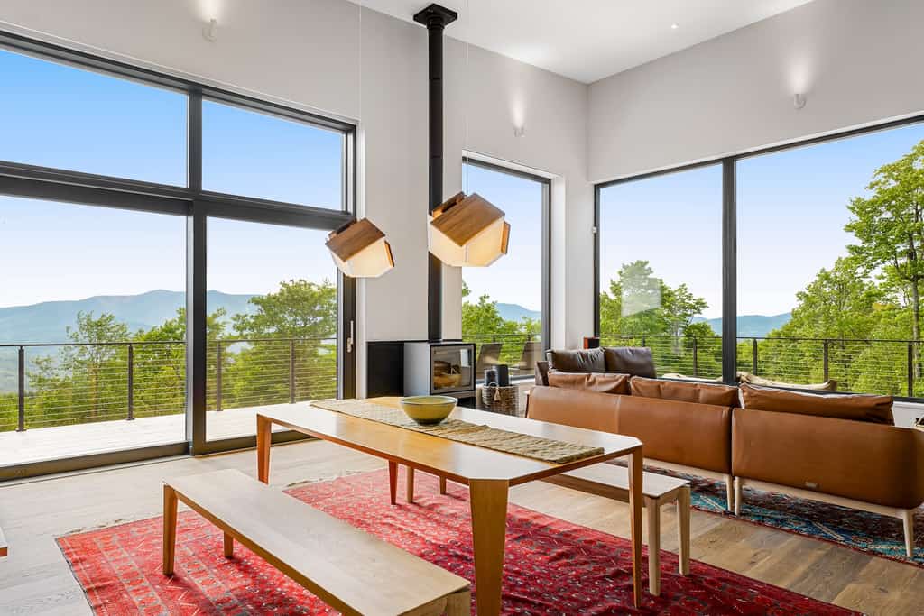 The living area of a Warren, VT rental.