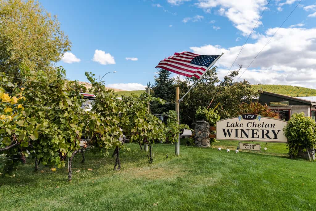 The front entrance of Lake Chelan winery.