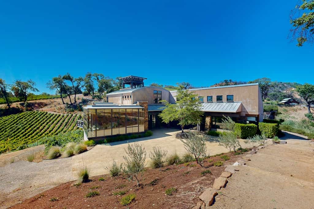 A vacation rental overlooking a vineyard in Geyserville, CA.