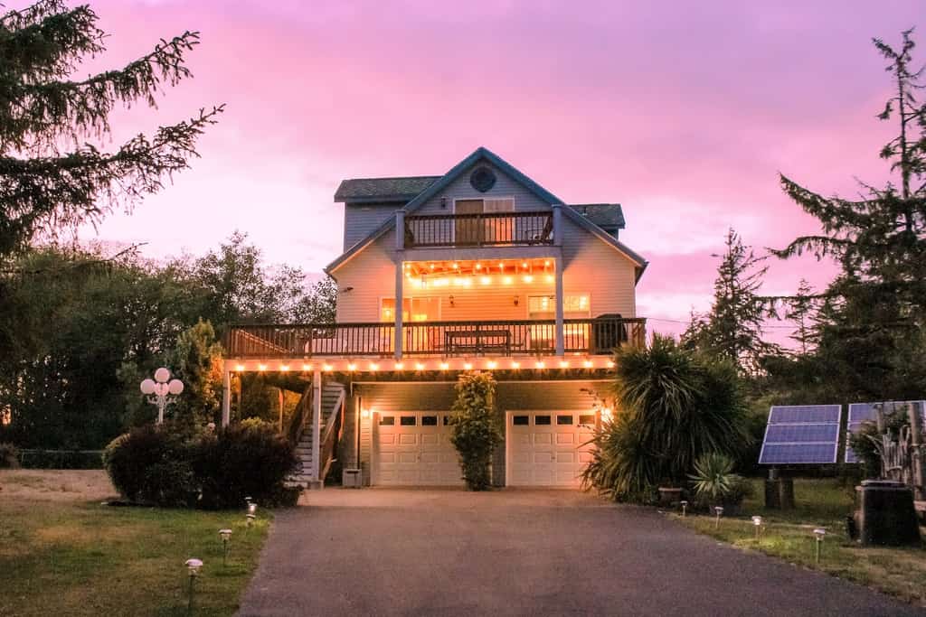 The exterior of a vacation rental in Washington.