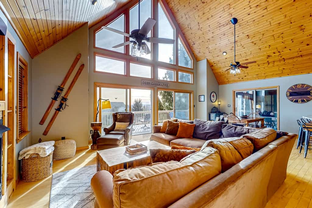 The living area of a cabin rental in McHenry, MD.