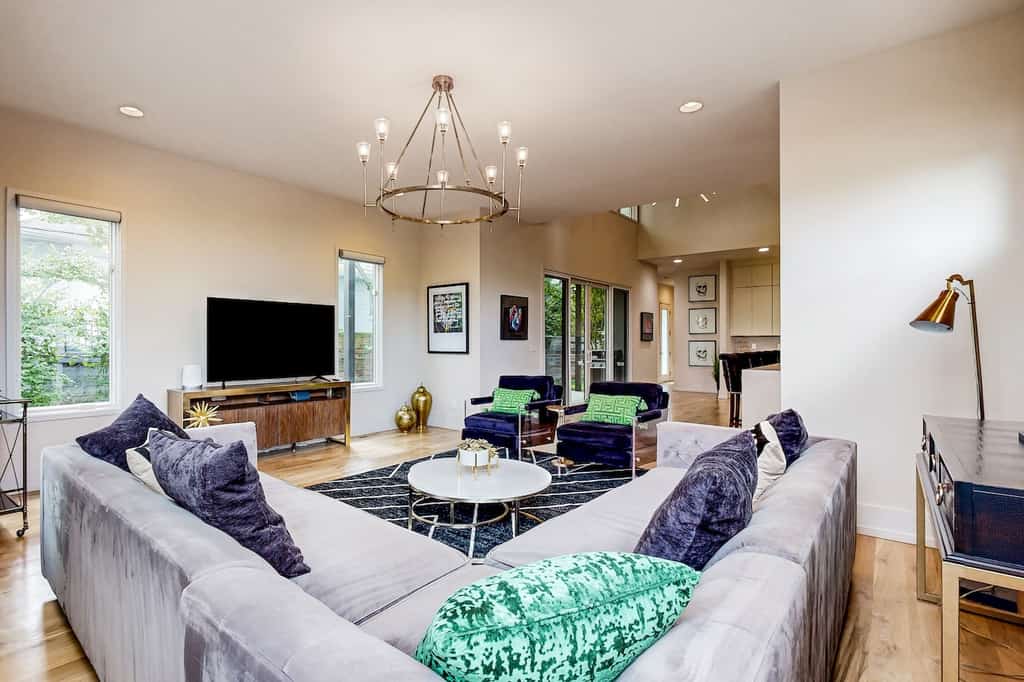 The living room of a vacation rental in Nashville, Tennessee.