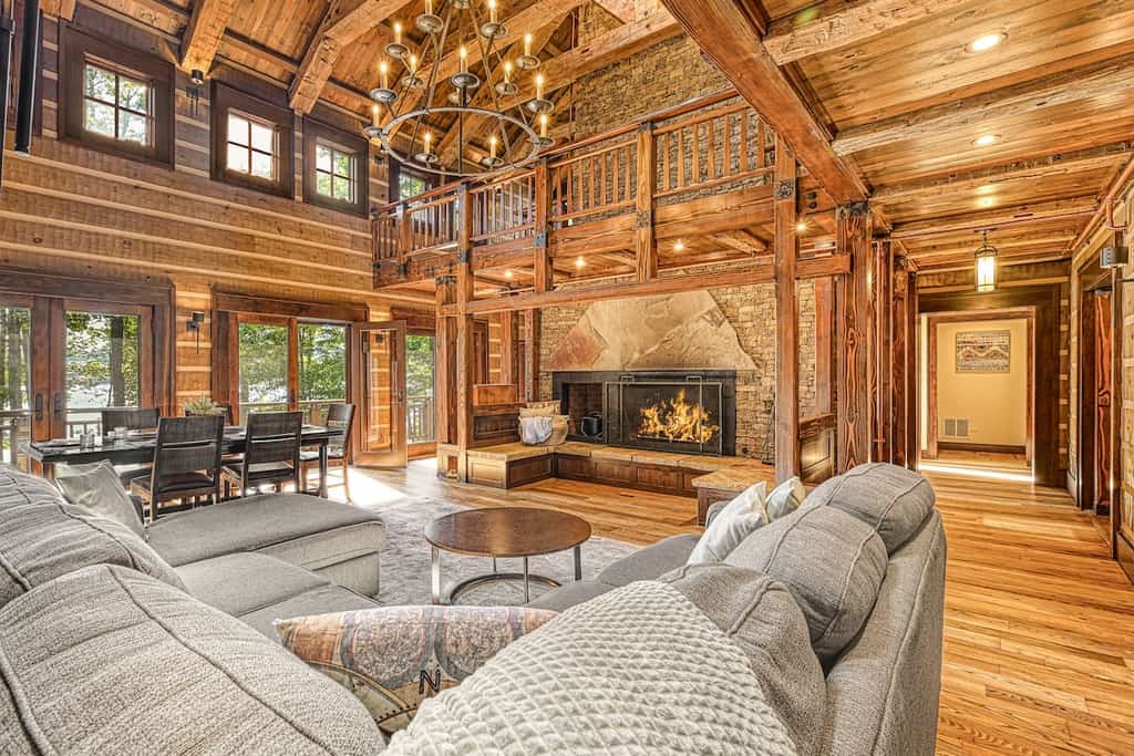 The living area of a vacation rental in Swanton, MD.