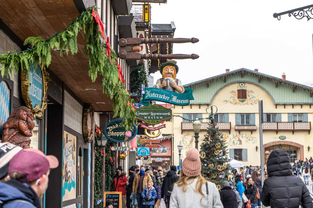 Pedestrians walking by shopping stores in Leavenworth, WA