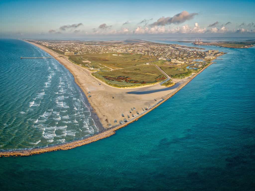 The coastline of Port Aransasa TX