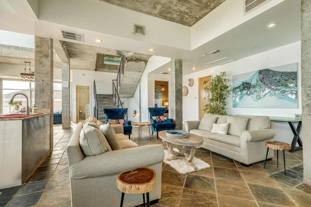 Elegant living room in a vacation rental in Galveston, Texas.