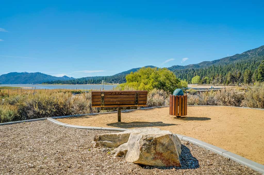 Hiking trail along Big Bear Lake