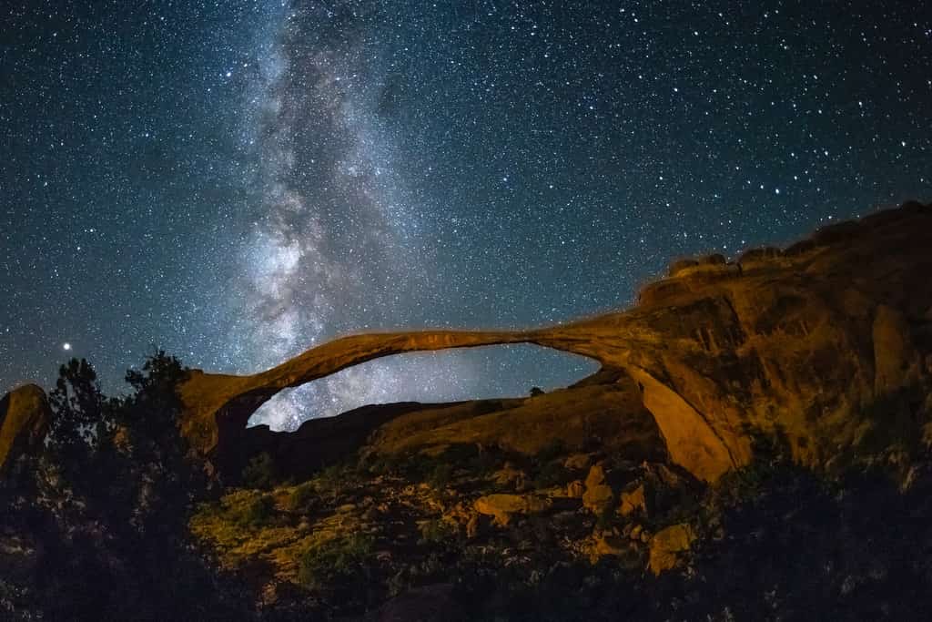 The Arches in Utah at night