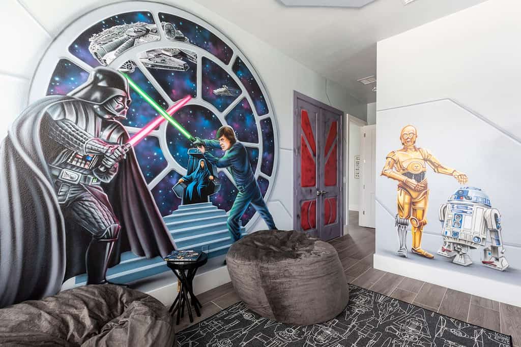 Star Wars themed kids room at a vacation rental in Florida near Disney World.