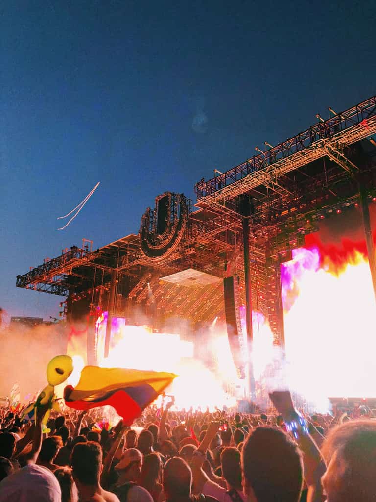 People watching live music at ULTRA fest.
