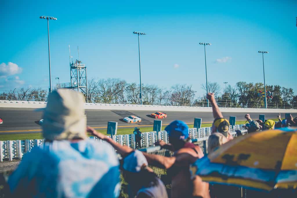 Crowd roaring at the Daytona 500.